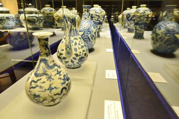 明代官窑瓷器亮相山东博物馆