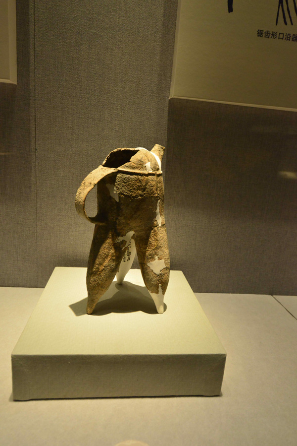 《太阳的传说——三星堆、金沙遗址出土文物菁华展》在山东省博物馆开展