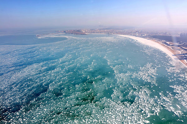 渤海海冰突破2万平方公里