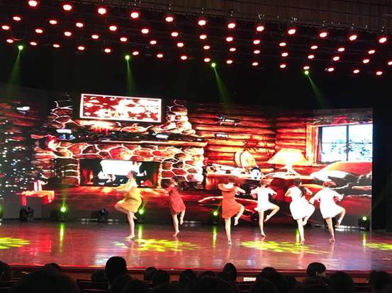 美国犹他州青少年歌舞团在北京演出