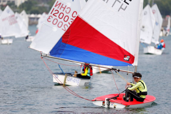 全国帆船青少年俱乐部联赛在青岛举行
